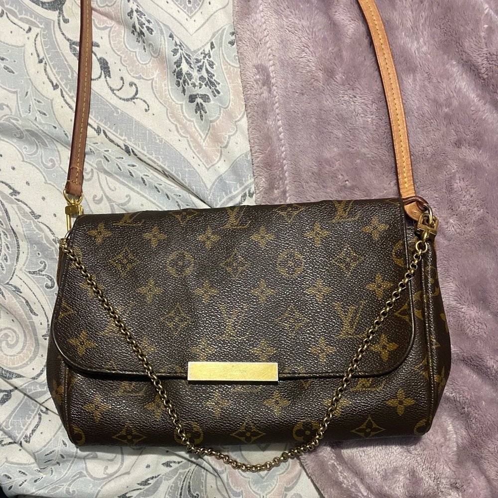 Louis Vuitton Favorite MM cross body